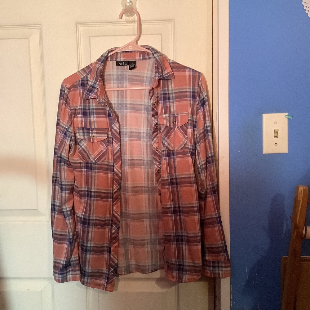 Women’s Rue21 Long sleeved plaid blouse Size S